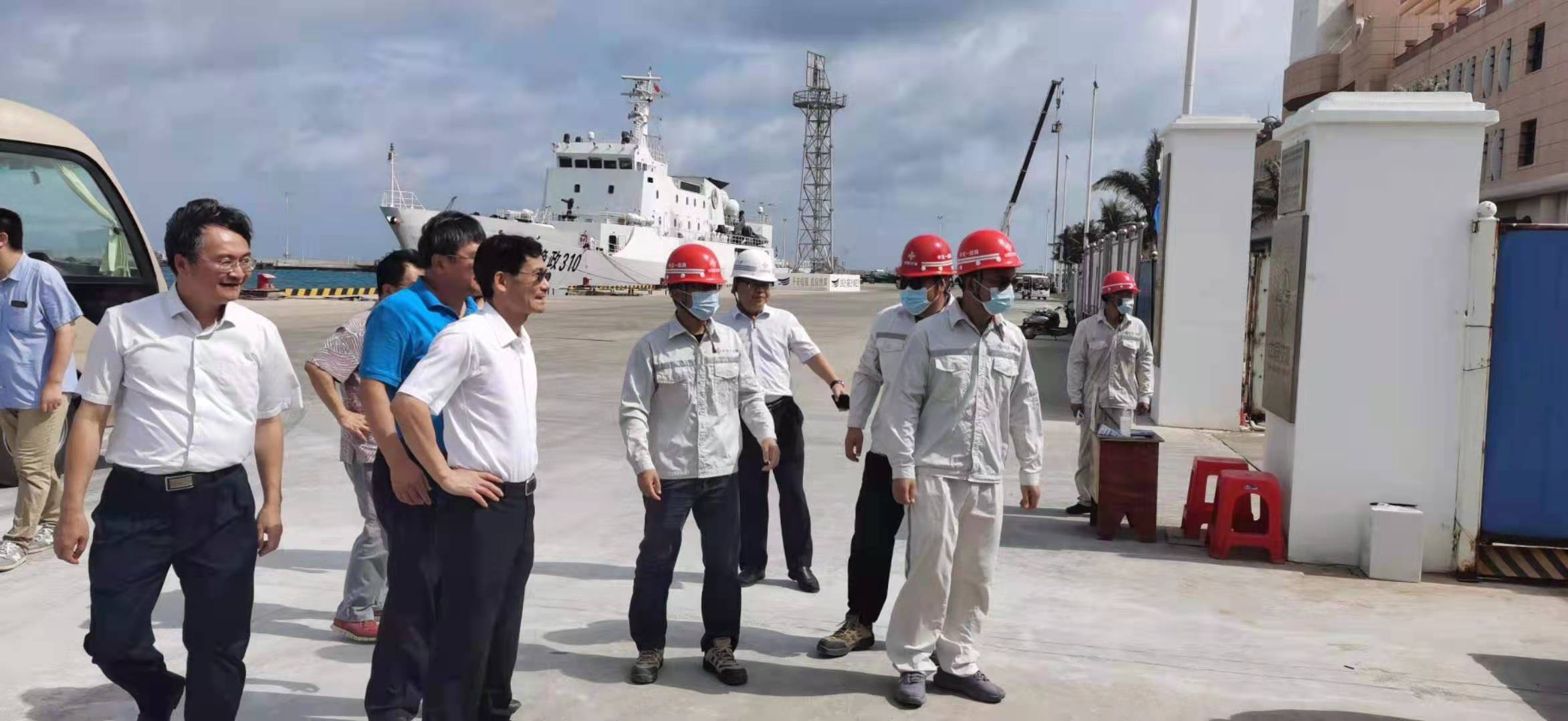 海南省省委常委、常務(wù)副省長沈丹陽蒞臨馳大建筑工程有限公司承接的三沙主權(quán)廣場調(diào)研指導(dǎo)